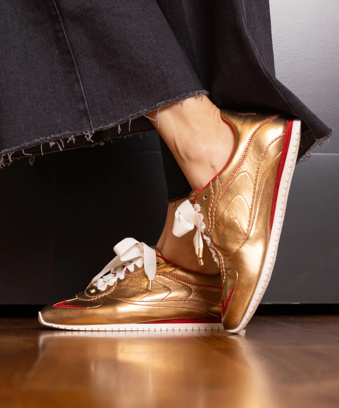 The Speedbird - Vintage Gold Metal Leather - Image 3